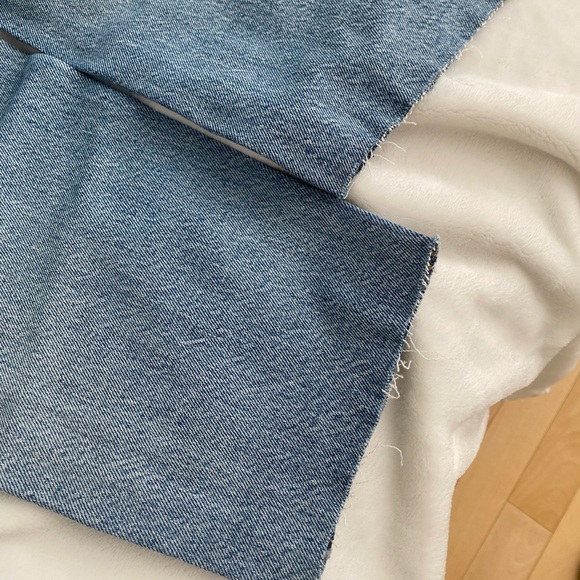 GUESS MOM JEANS LIGHT BLUE DENIM - Picture 5 of 5